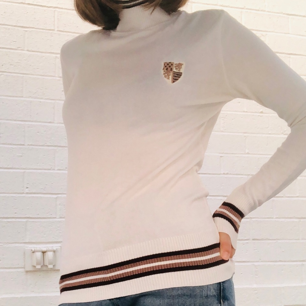 Turtle neck white Uniform/ Preppy sweater
